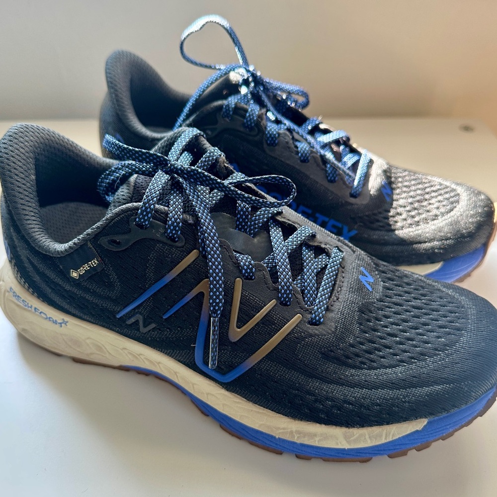New Balance Black and Blue Gore-Tex fresh foam bottom Sneakers